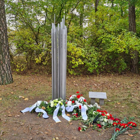 Denkmal „Klang der Erinnerung“, das den 27 Ermordeten gewidmet ist, © Gedenkstätte Sachsenhausen Denkmal „Klang der Erinnerung“, das den 27 Ermordeten gewidmet ist, © Gedenkstätte Sachsenhausen