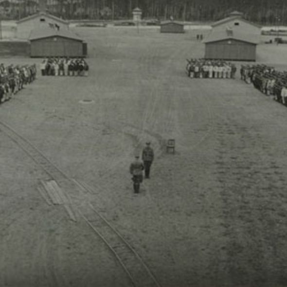 Häftlingsappell während der Aufbauphase, 1937 (Foto:FSB/GuMS)